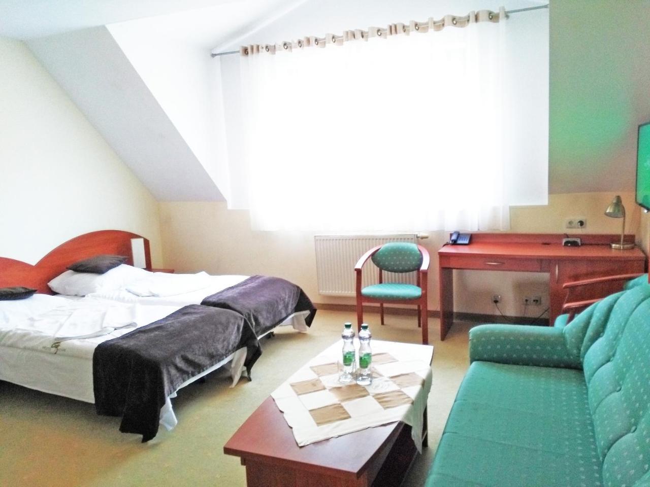 Hotel Slowik Poniatowa Εξωτερικό φωτογραφία